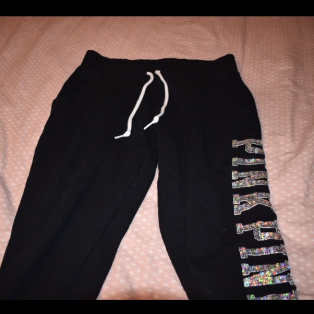 Pink sweatpants🖤